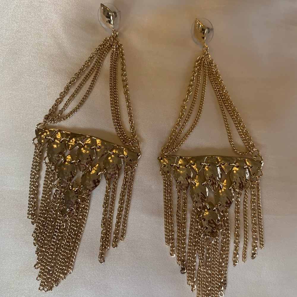 Kendra Scott Mandy Statement Earrings in Gold - Picture 5 of 6